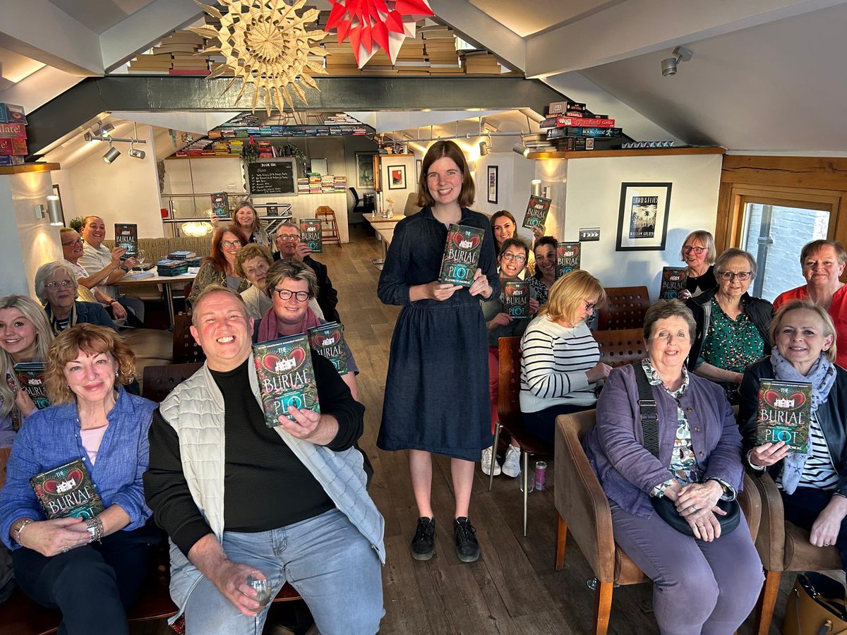 Bookishcrick's tweet photo. What a fabulous evening with @esmacneal talking about her new book #TheBurialPlot as the sun set. These lucky guests got their hands on the last of the indie exclusive editions #spredge https://t.co/ax8UybVWmV