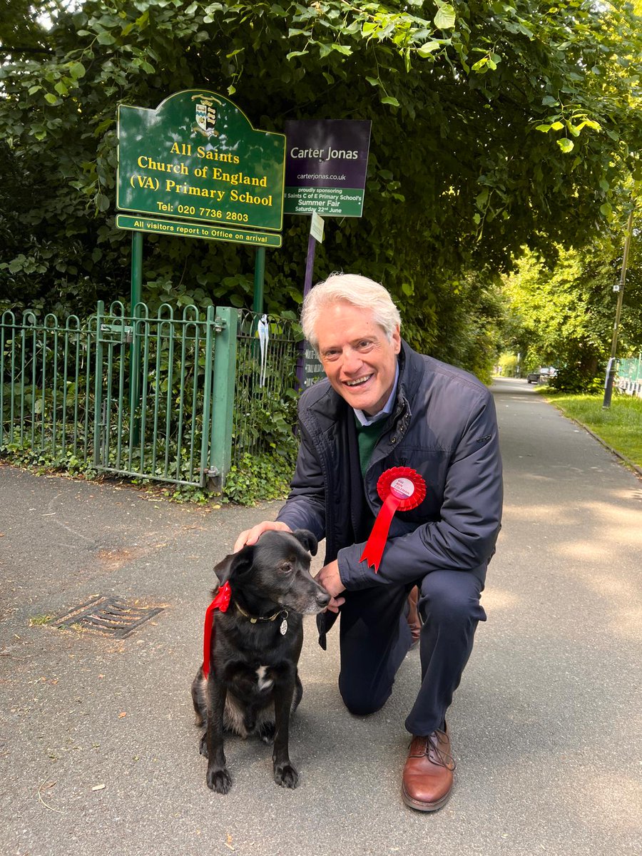 ChelFulhamBen's tweet photo. After a lovely morning meeting parents at All Saints C of E Primary in Fulham, it's always good to catch up with #dogsforlabour! https://t.co/6DV5ybC2Y7