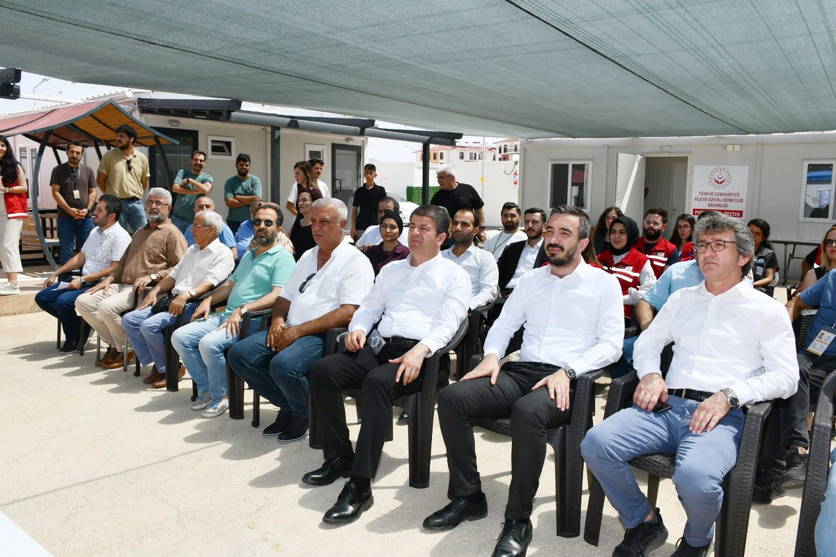 Yönetim Kurulu Başkanımız Mehmet Torunoğlu, SHUDER Sosyal Hizmet Uzmanları Derneğinin depremden etkilenen bireylere psikososyal destek sunması amacıyla  K-19 konteyner kentte açtığı Toplum Merkezinin açılışına katıldı.
<a href="/MehmetTorunoglu/">Mehmet Torunoğlu</a> <a href="/TOBBiletisim/">TOBB</a>