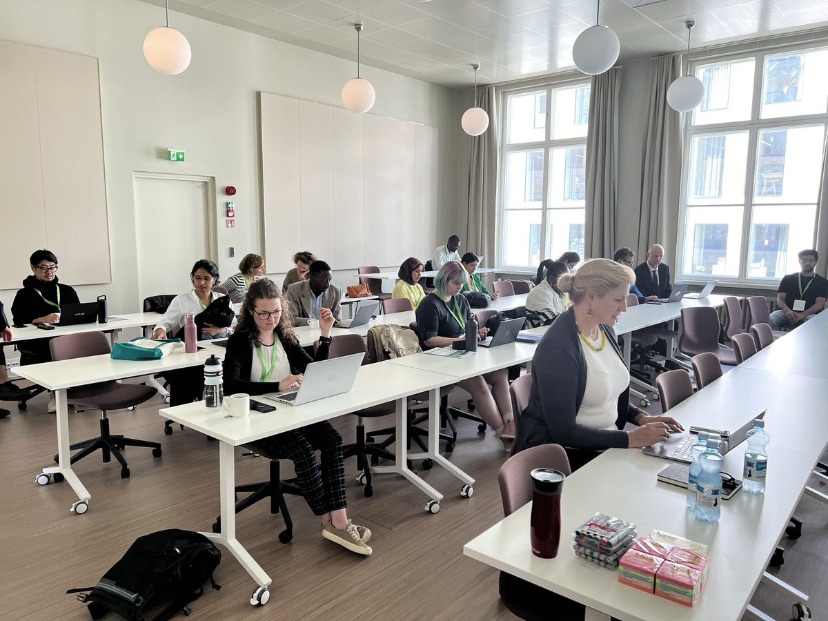 Nicole Arbour tweet media