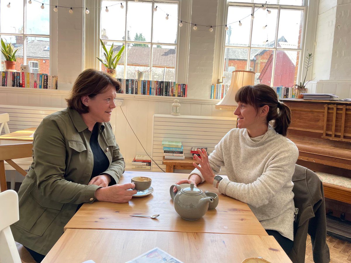 MariaMillerUK's tweet photo. Dropped into Menopause Cafe in @ProteusCreation to talk about Women’s Health. @HIOW_ICS agreed to develop a Women’s Health Strategy at my “Community Chat” in Hatch Warren. The govt Womens health strategy can be found here. https://t.co/anXZ5FV8n3 https://t.co/Q6dkwufTJi