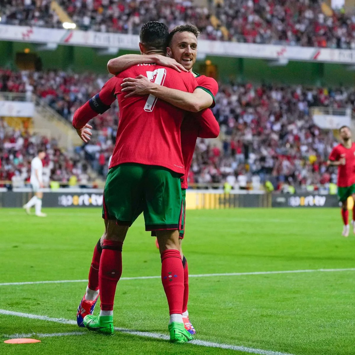 DiogoJota18's tweet photo. Sentimos o apoio de todos os portugueses 💪 Que venha o @EURO2024 🇵🇹 https://t.co/vkf0CLT45m