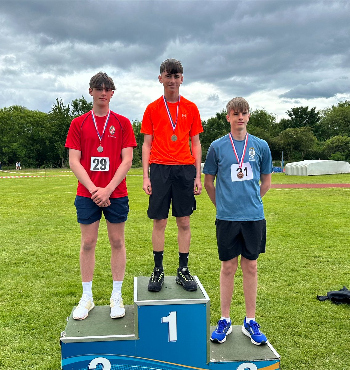LochgellyHWB's tweet photo. Success just keeps on coming for Charlie at Fife Schools Athletics Championships  - Javelin - 1st 38m48
High Jump - 2nd 1m54

Well done again!🎽🤩🥈🥇

@LochgellyHS @FifeActiveSch https://t.co/XbtkNw7fTA