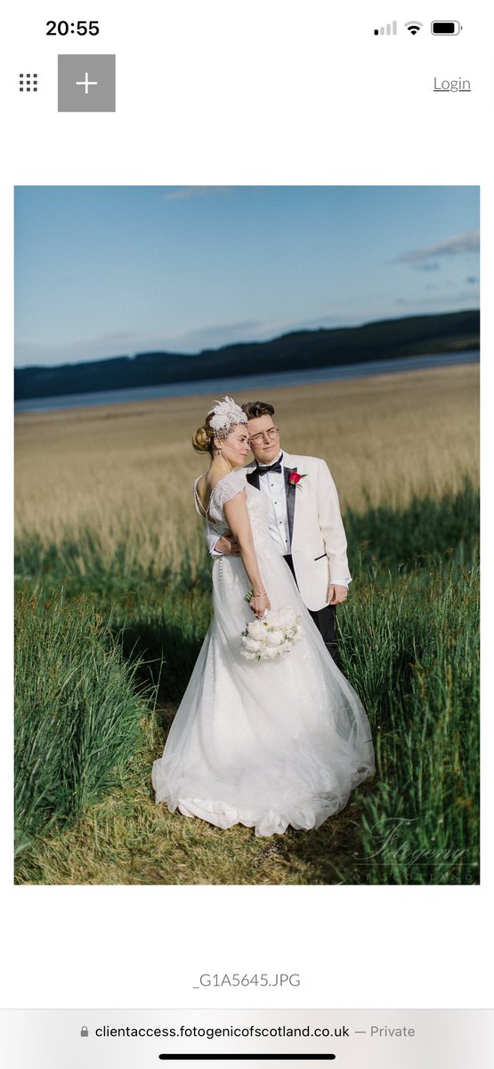 cecassidy's tweet photo. We just got married 🌹 and we are so happy #seasydehouse @williamhats #ginger&amp;blossomflorist Hair by DanaLeeLivingstone https://t.co/EomxFbsw2t