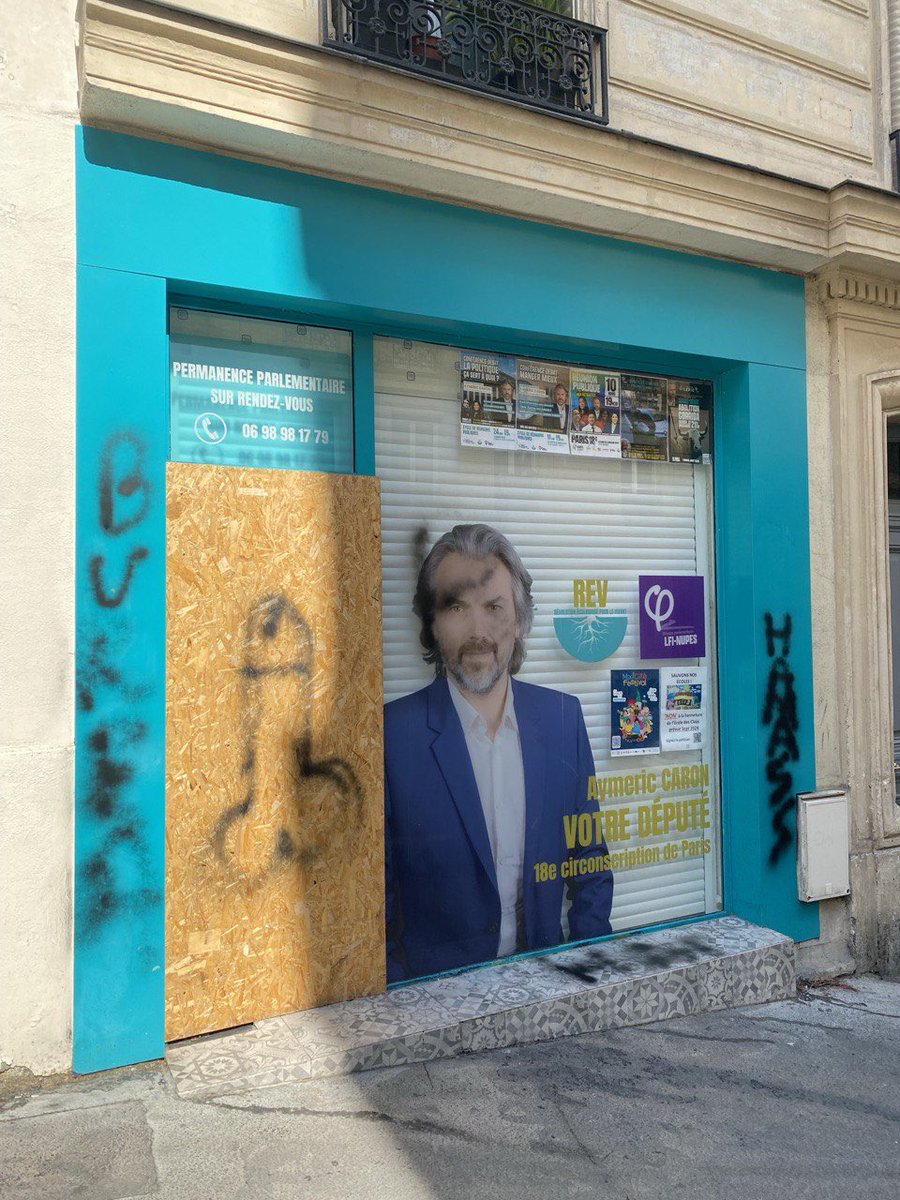 CaronAymericoff's tweet photo. Ma permanence, qui avait déjà  été dégradée 7 fois depuis octobre et dont la porte a été brisée il y a une dizaine de jours, a de nouveau été prise pour cible cette nuit.
Des pro-Netanyahou? L’extrême-droite ?
Certaines personnes veulent me faire taire et m’empêcher de travailler.
Je ne baisserai jamais les bras dans mon combat contre le fascisme. 
Cela sera d’ailleurs le sujet des élections législatives anticipées : dire non au fascisme.