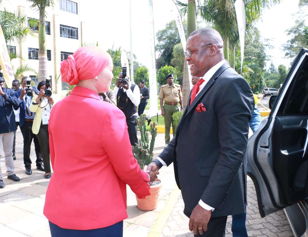 Kabale_arero's tweet image. I had the honour of welcoming our esteemed chief guest, Hon. @EliudOwalo- the Cabinet Secretary for Information, Communication &amp;amp; Digital Economy, to the 3rd Regional Research Conference held at the Kenya School of Government. 

 #ResearchConference
#LandGovernance 
@NLC_Kenya