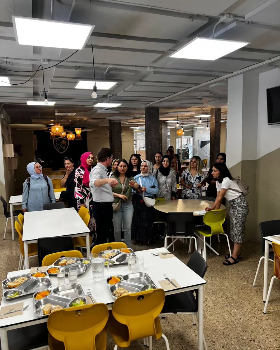 Batmancamlitepe's tweet photo. Erasmus+ Okul Akreditasyonu kapsamında İspanya/Valencia hareketliliği eğitimi tamamlanmış olup,hareketliliğe katılan Yağmur Deniz ÖZEN ERTEKİN, Fatima DOĞRU ve Büşra HATTAPOĞLU'nu tebrik eder,başarılarının devamını dileriz 💐 @tcmeb @BatmanilMEM @Batman_mem_arge @MahmutKurtaran1 https://t.co/x2fadwJcj9