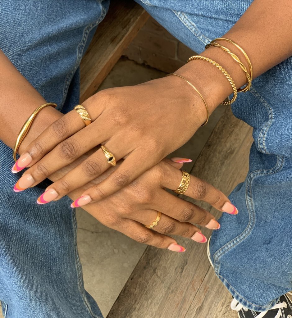 munieeerah's tweet photo. @Brieyonce A vibe @OseJewels https://t.co/ZUs7DoWYiI