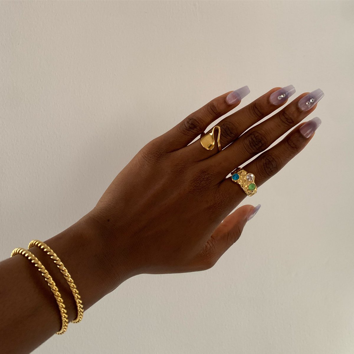 munieeerah's tweet photo. @Brieyonce A vibe @OseJewels https://t.co/ZUs7DoWYiI