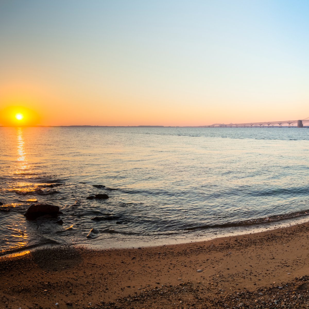 Known for idyllic swimming, fishing and boating, Sandy Point in <a href="/visitmaryland/">visitmaryland</a> offers a chance to enjoy the natural world in all its glory. With its nature tours and morning walks this state park is a must for lovers of the outdoors😍 
📸: <a href="/visitmaryland/">visitmaryland</a>