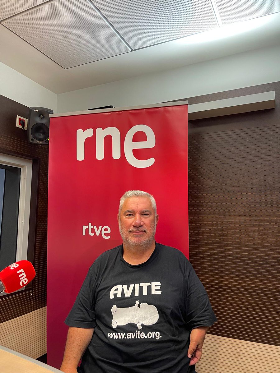 sandracamps's tweet photo. Ya está disponible un nuevo capítulo de #podcast #ConstruyendoMemoria @rne con Rafael Basterrechea de #avite, víctima de a #talidomida @GrunenthalH https://t.co/Rd1snOtxYA https://t.co/hnaw0NmfNc