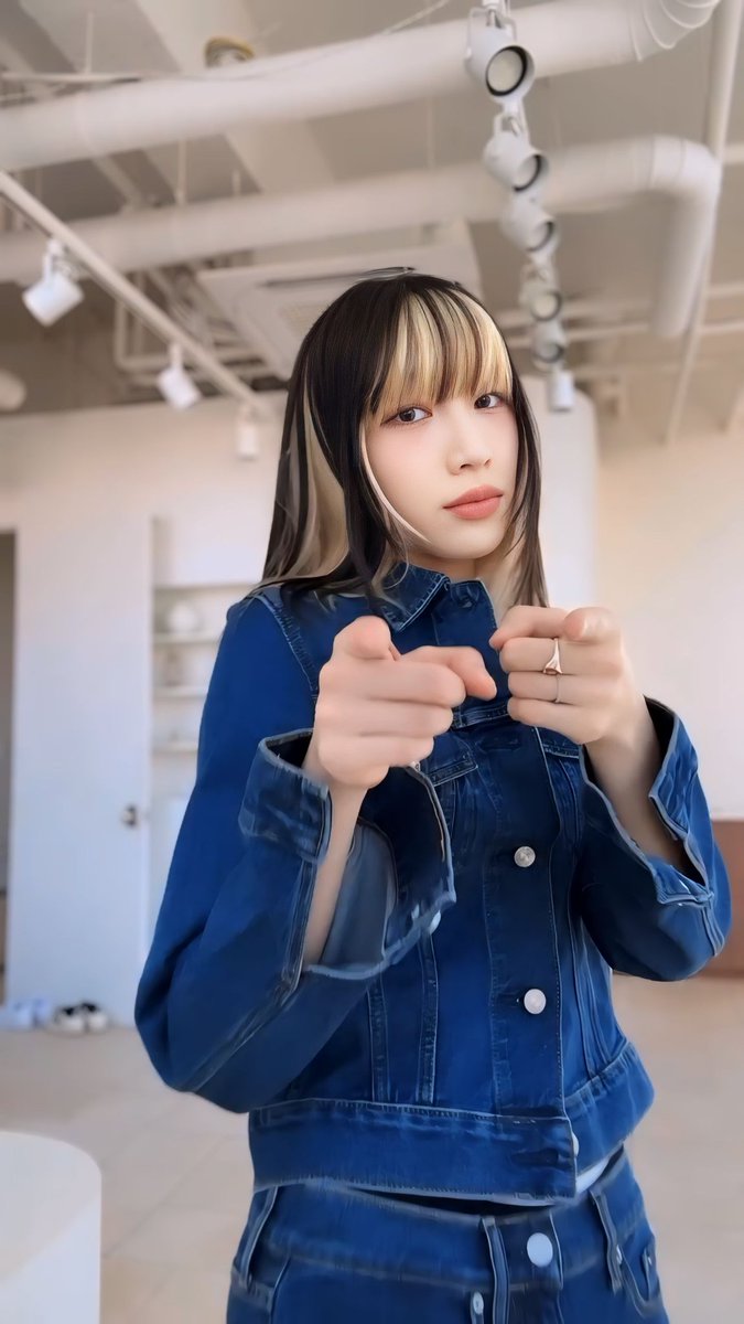 BadaLeeWaviesPH's tweet photo. HD copy stills for wallpapers ๐คญ๐
#์ค์ฐํ2 #๋ฒ ๋ฒ #BEBE
#๋ฐ๋ค #BADA #BADALEE #streetwomanfighter2 #StreetWomanFighter #fyp #kdance #SWF2 #bada #Badalee #dancer #bebe #badaleechoreography #badaleechoreo #badalee__ #badaleeedit #badaleeswf2 #badaleeclass #fypใท #kdance https://t.co/FwRqnUrm2E