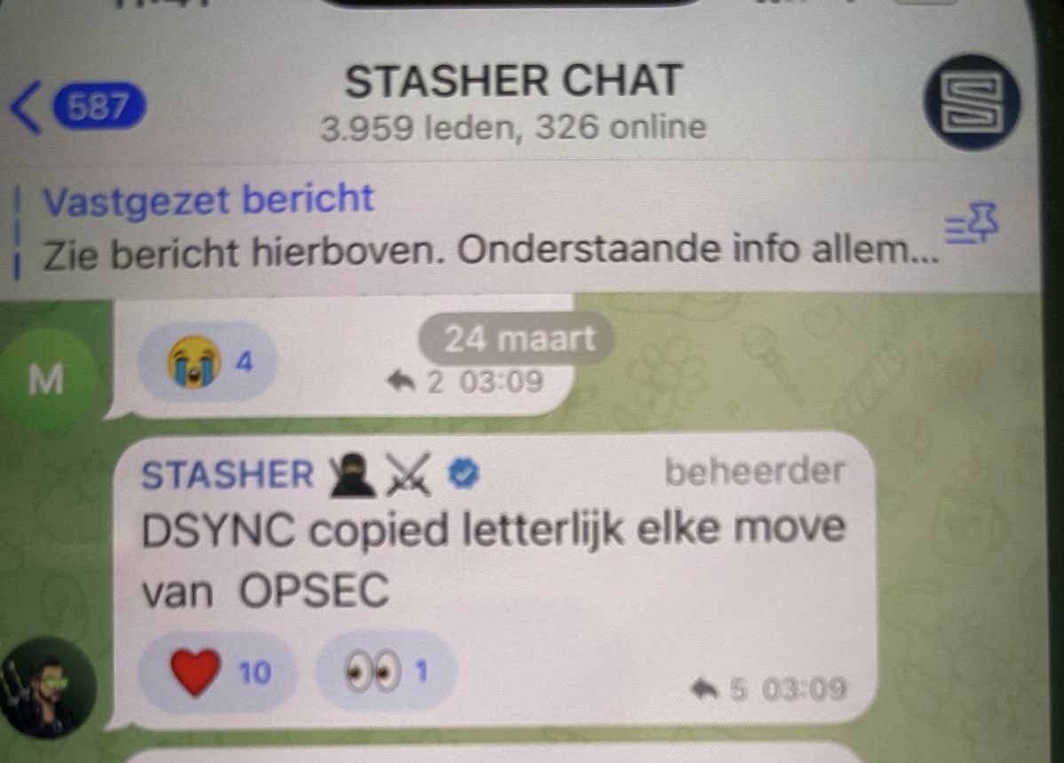 CryptoGuroe's tweet photo. Guys look at this hypocrite so called Stasher

On 24 march he was mocking @DestraNetwork and said in his VIP chat that ‘ $DSYNC is literally coping every move of $OPSEC’ and that he is ‘ Team $OPSEC ‘ 
On 21 may he called $DSYNC at 250mcap. 5 times higher than 2 months before.
🤡 https://t.co/0twKqUjgAs
