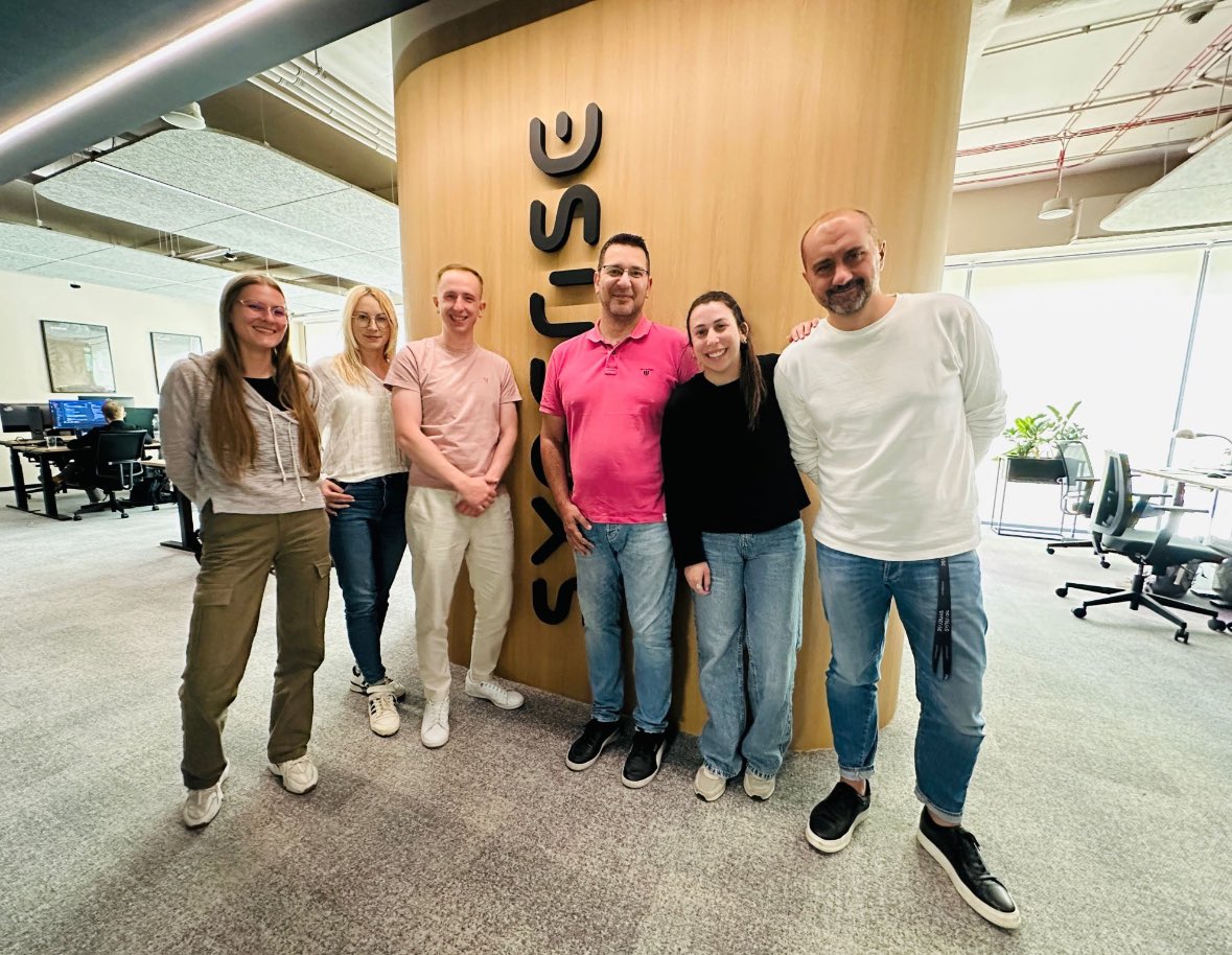 jarokrolewski's tweet image. Happy to see #Synerise and #Ikea team working together ❤️🔥🫡

linkedin.com/posts/karolina… 

#ai #bigdata