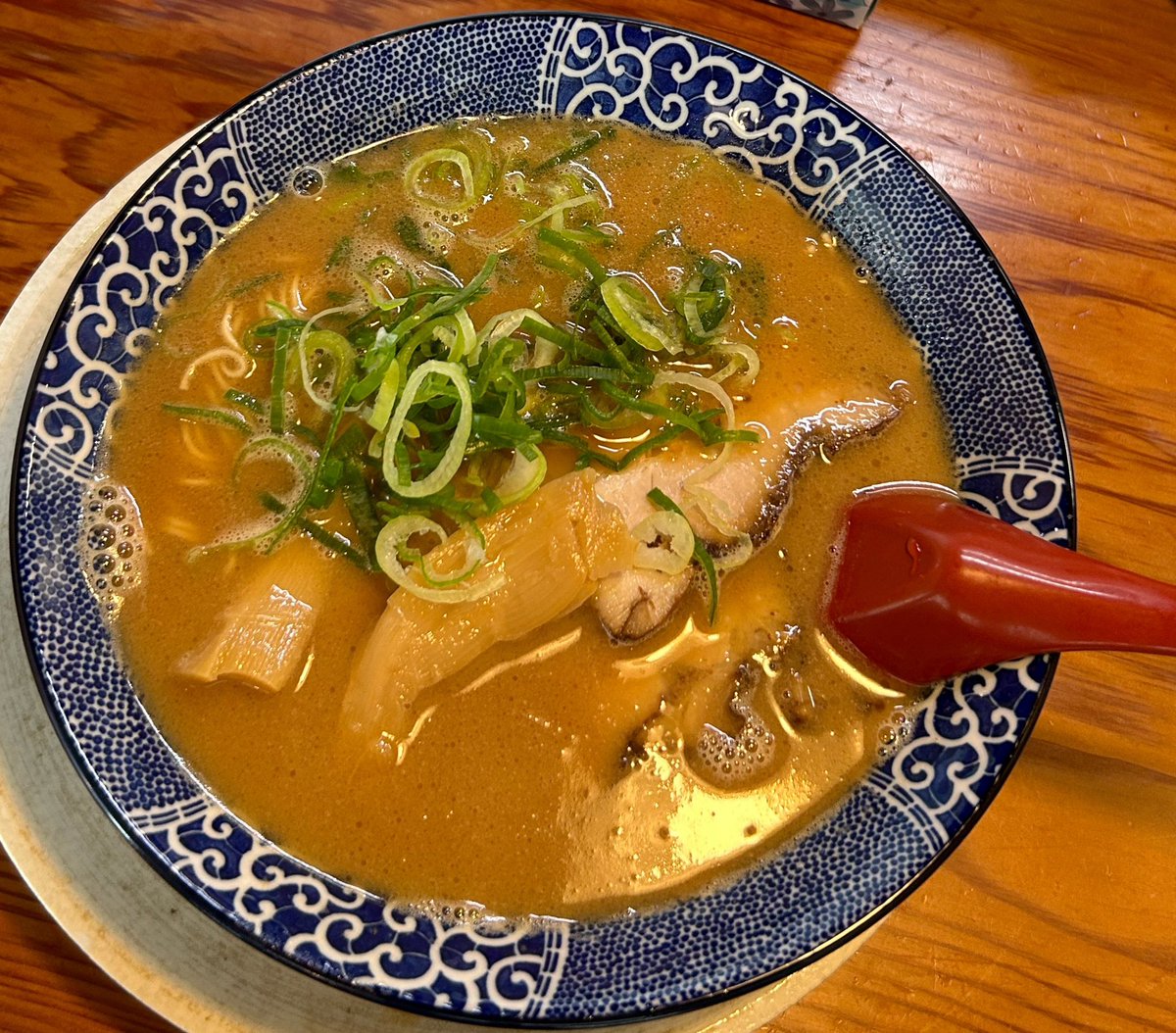 bari3367's tweet photo. 第2水曜日は鶴亀の日
ベースのラーメンが200円引き
今日はみそ豚骨650円
替玉✖️2(サービス券使用)
麺はカタでいただきました😋
#ラーメン #R407 #鶴ヶ島市 https://t.co/VAN4c6O4DK