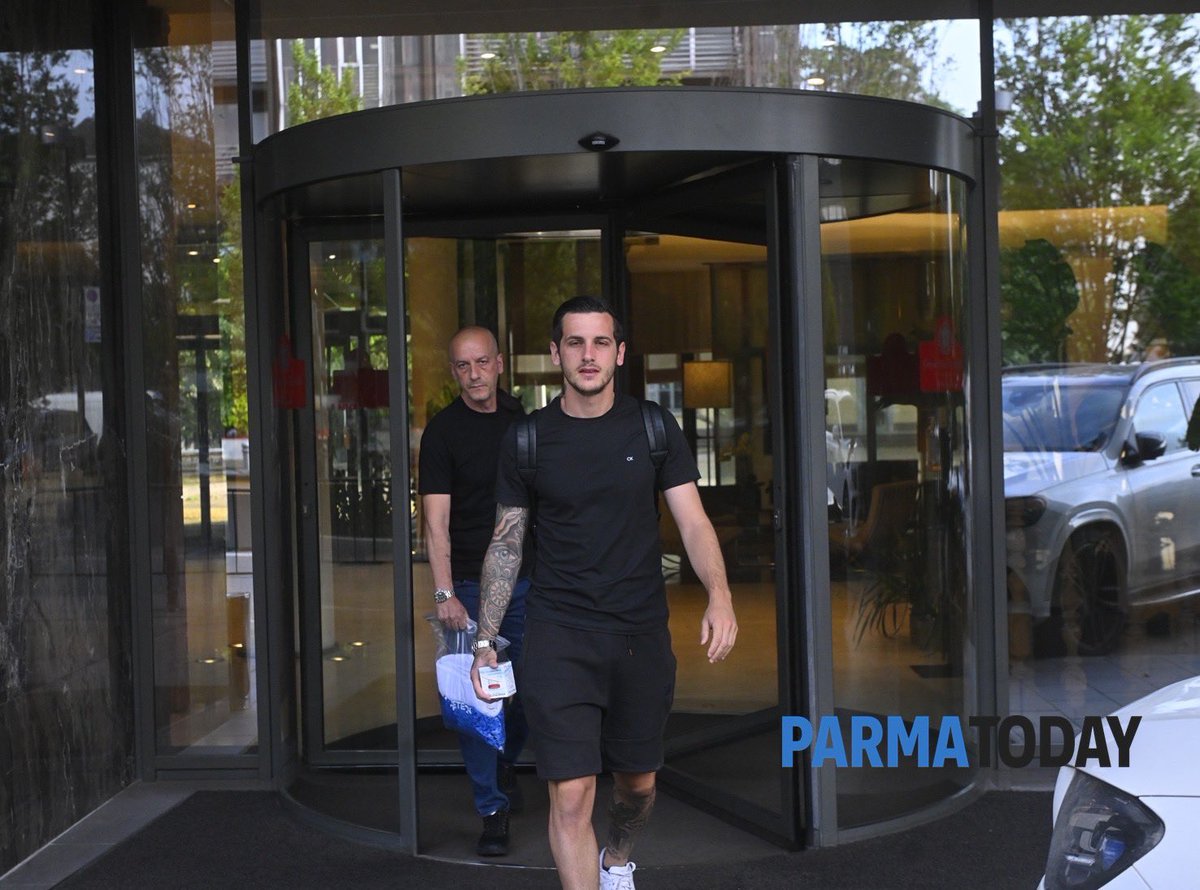 guglielm87's tweet image. Il #Parma piazza il primo colpo per la #SerieA. Emanuele #Valeri è arrivato in città e ha cominciato il giro di visite mediche prime della firma del contratto 

#calciomercato