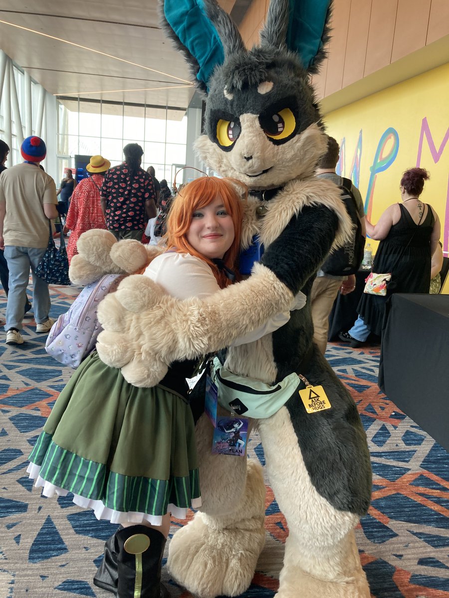 gnomepaws's tweet image. Only gonna post a few photos here bc I’m shy!! The highlight of the con was getting to hug the bnuuy! 💖🐇
#animebluescon #abc12