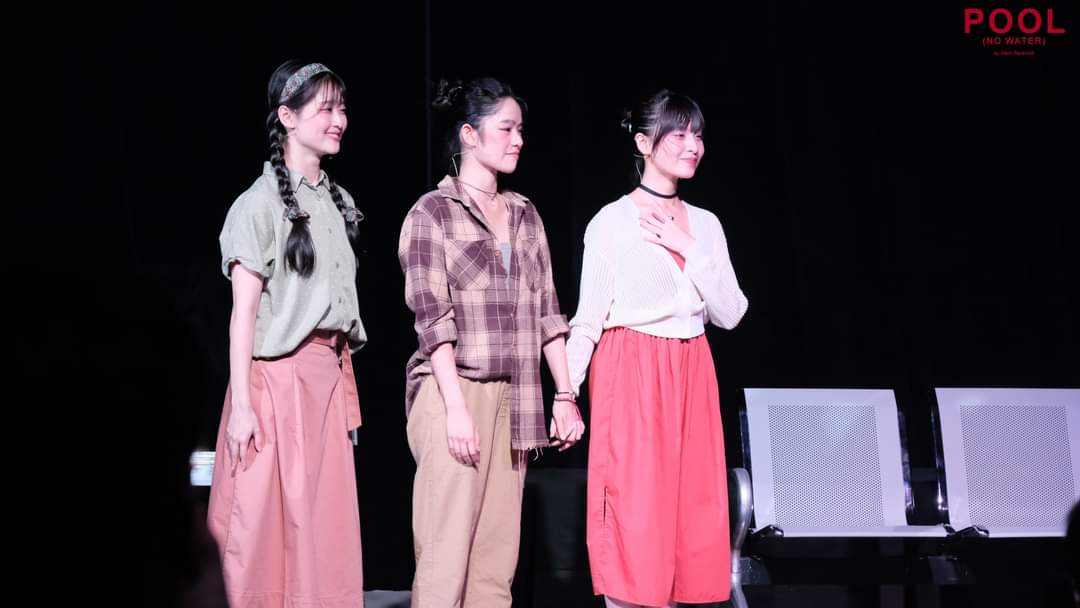 UKinVietnam's tweet photo. 🎭 Ticket is out now: POOL (no water), a captivating and emotional play written by 🇬🇧 Mark Ravenhill, directed by 🇬🇧 John Andrew Cunnington, and performed by 3 young 🇻🇳 Vietnamese actresses. Great to see UK experts help flourish performance art in Viet Nam. https://t.co/rpBvycDida