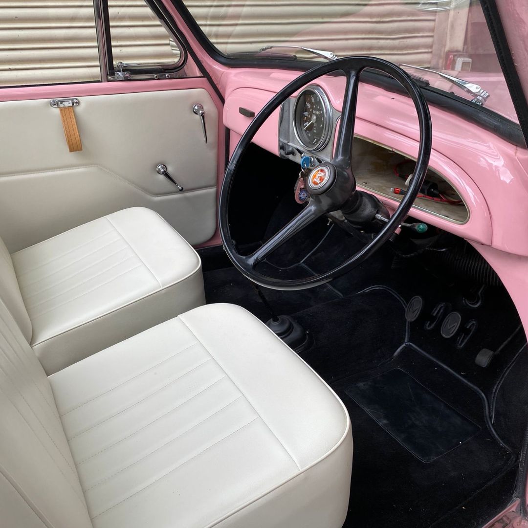EvokeClassics's tweet photo. LIVE AT AUCTION
1969 Morris 1000 Convertible
https://t.co/P3SFdZYydi
• Always garaged
• New hood
• New interior
• Converted for unleaded
• MOT, Tax and ULEZ exempt
#Morris #Morris1000 #MorrisConvertible #ClassicMorris https://t.co/0Uy5jtf3DV