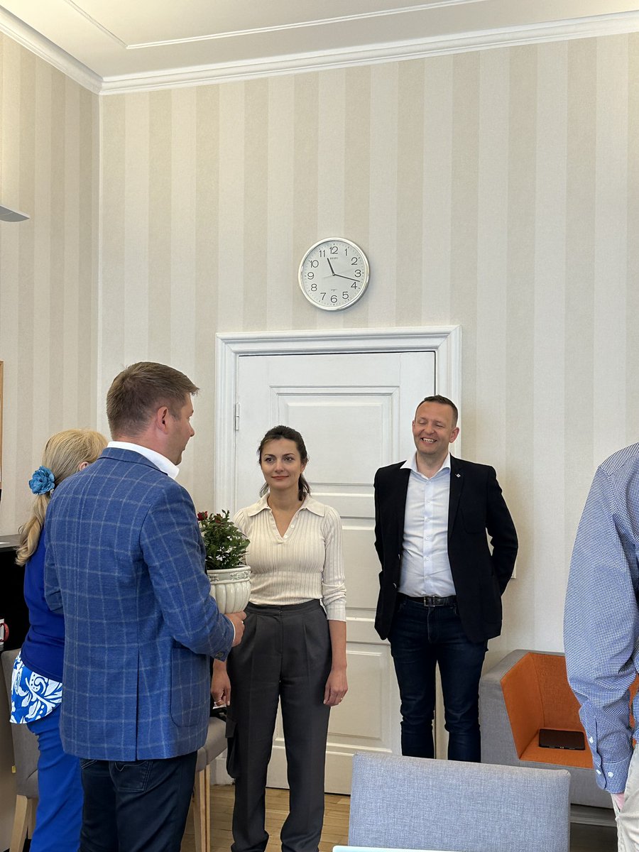 anettemaletjarv's tweet photo. Tere tulemast (tagasi), @ZuzuIzmailova! 🌹 https://t.co/4UoyQifDTE