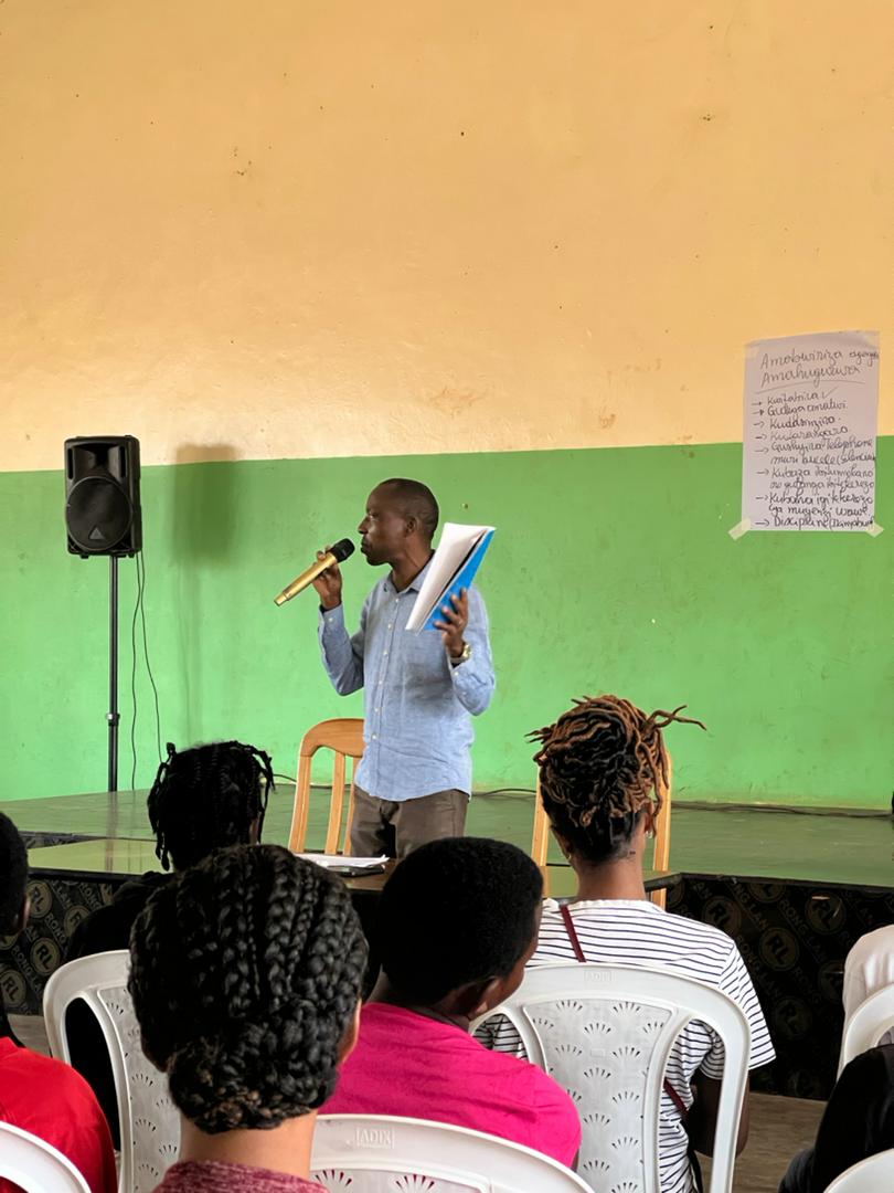 YegoKabuga's tweet photo. We're in the training organized by @RccdnRwanda in partnership with @Gasabo_District at @YegoKabuga. 80youths attended the training on Climate change and environment protection.
@GasaboYouth @RwandaYouthArts @RwandaYouth @SectorRusororo https://t.co/z3MdbFQyRn
