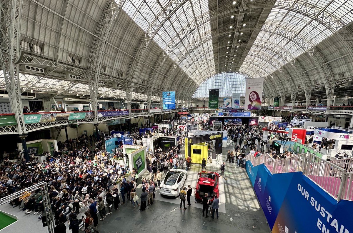 Smart FinTech tweet media