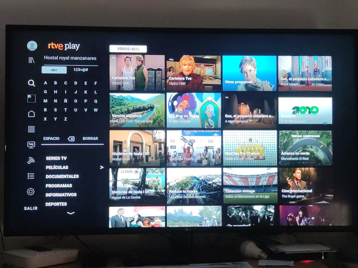 VaneMarcos80's tweet photo. @rtve ¿Cómo es posible que haya desaparecido de la carta de RTVE play Hostal Royal Manzanares? Cuando yo lo he visto aquí. Menuda vergüenza!!!! Que vuelva ya!!! https://t.co/aR2DtPbC16