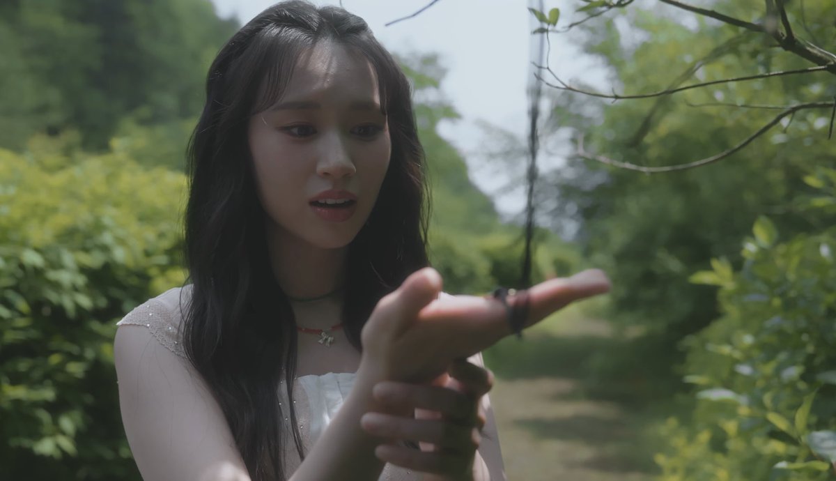 ellyfiles's tweet image. #Elly in #CoinciDestiny MV  

WEKI MEKI COINCIDESTINY
#CoinciDestinyOutNow
#WekiMekiYouAreOurDestiny
@wekimeki #위키미키