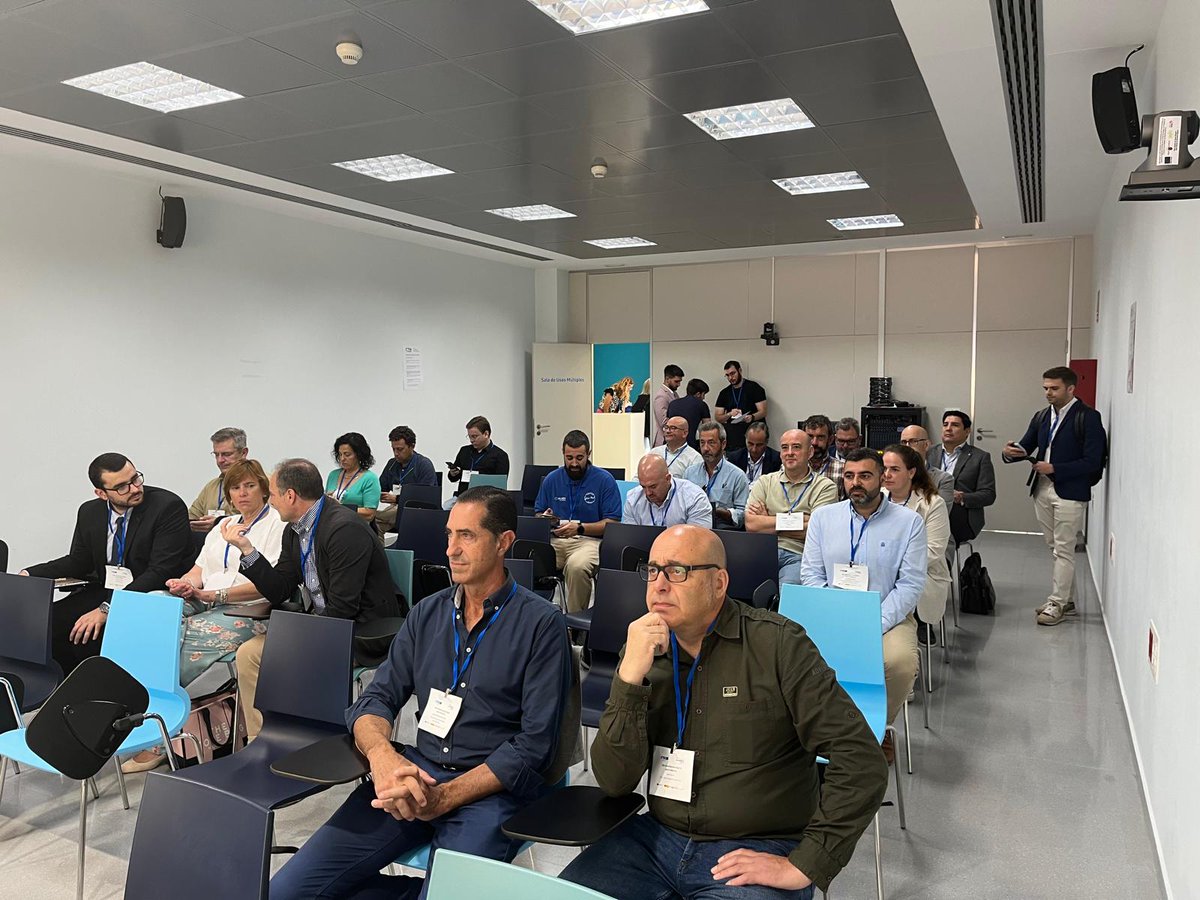 skynetsystems_'s tweet photo. Aportar soluciones de #tecnología útil, y concienciar sobre la importancia de la #ciberseguridad es el corazón de nuestro día a día 🤝 Y es lo que hemos trasladado en esta jornada organizada por la Oficina @Acelerapyme de la @fremm_es  

Gracias, una vez más, por la invitación! https://t.co/j7DujTKi3L