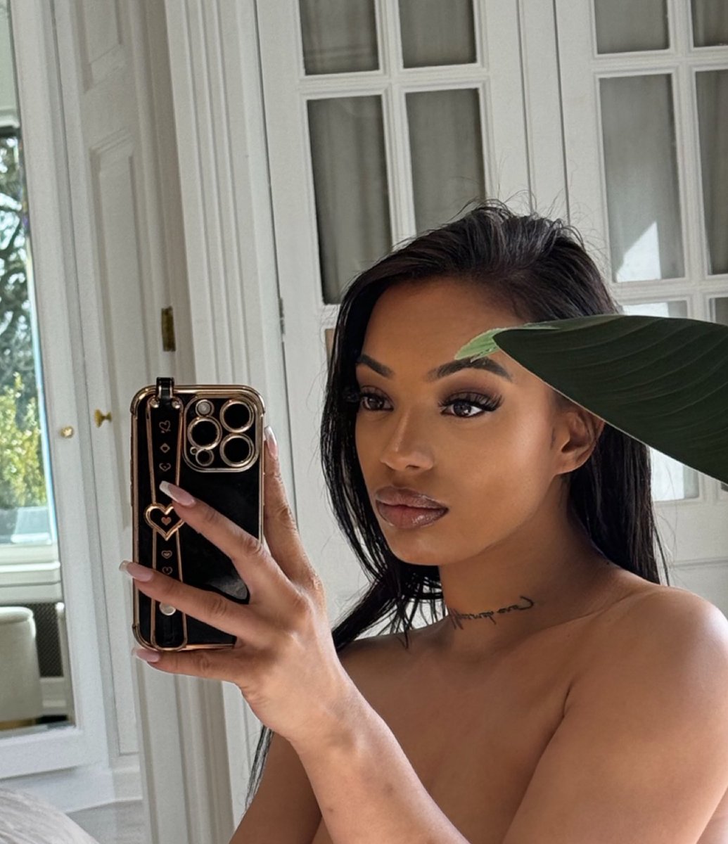 T4stytiff4ny4's tweet photo. 𝐓𝐡𝐞 𝐅𝐚𝐜𝐞 🥰                          𝐓𝐡𝐞 𝐏𝐮𝐬𝐬𝐲😽 https://t.co/ffA10Sh0Qb