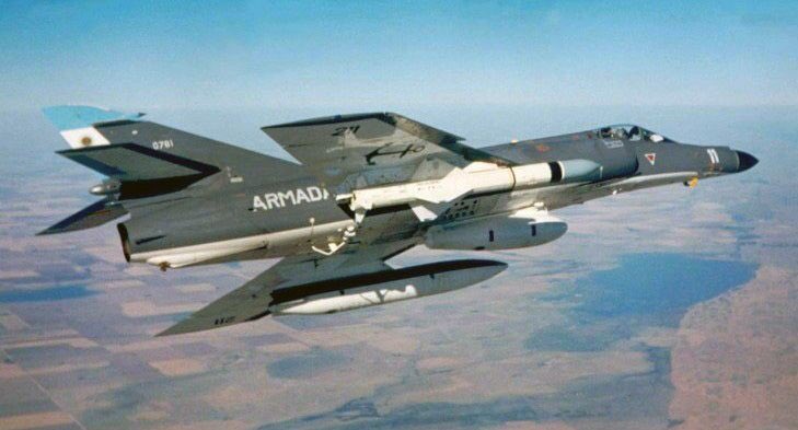 G_Yakovleff's tweet photo. Le Président Argentin 🇦🇷 Javier Milei en discussion avec la France 🇫🇷 afin de pouvoir livrer 5 avions Dassault Super-étendard à l’Ukraine 🇺🇦 👀👊🏻 https://t.co/t8r6xWNu8I