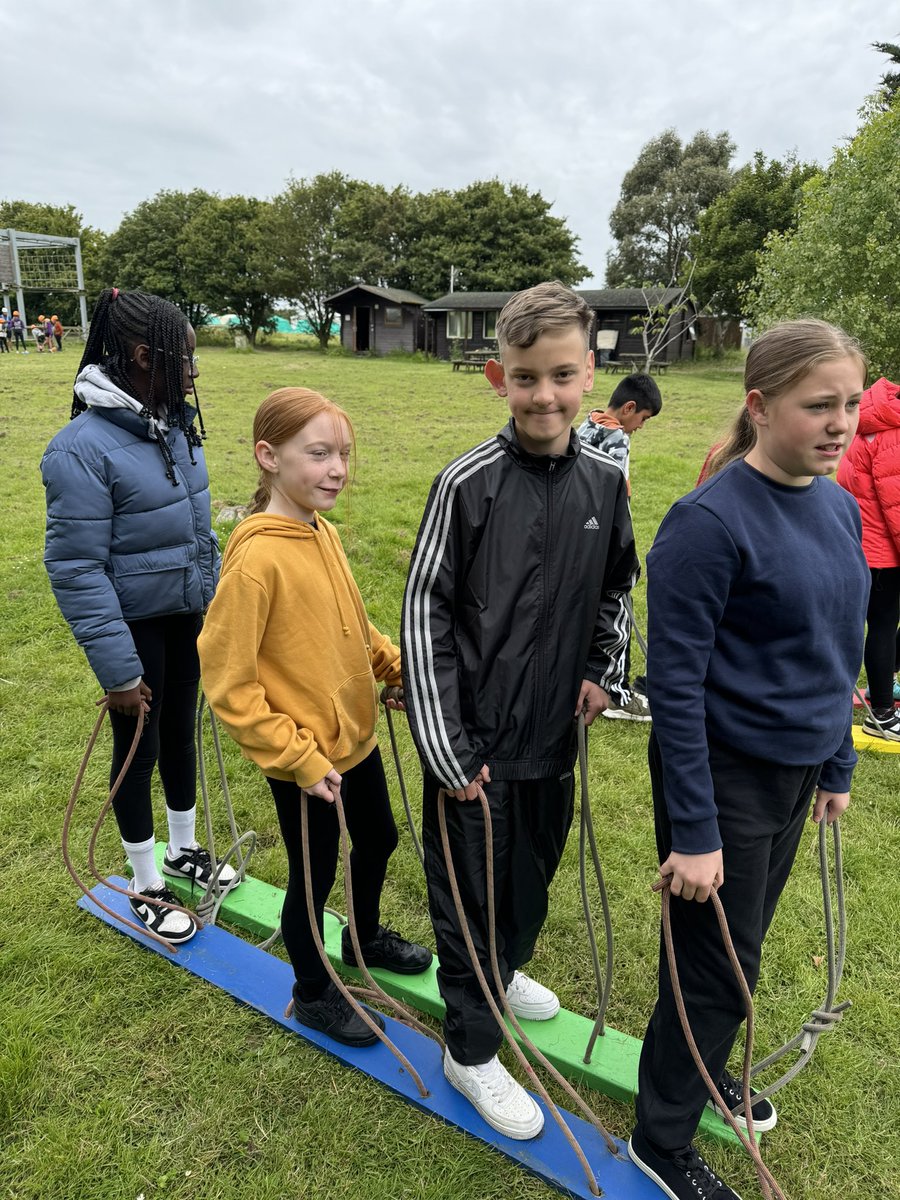 thamesideschool's tweet photo. G5 Taking on the Team Challenge #ThamesideOnTour #Residential24 #Mersea24 https://t.co/zZ0YHv8iUI