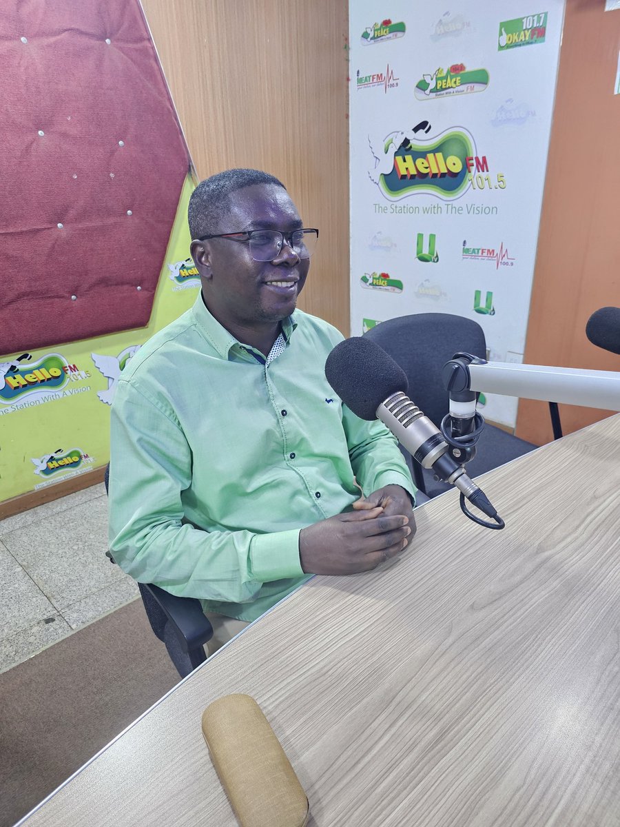 Hello Fm presented to me a cake to mark my 20 years of doing active communication for the NPP. It has been God from day 1. Thank you Mr Kwasi Kyei for the opportunity then. 

#ChristIsTheReason 
#ItIsPossible