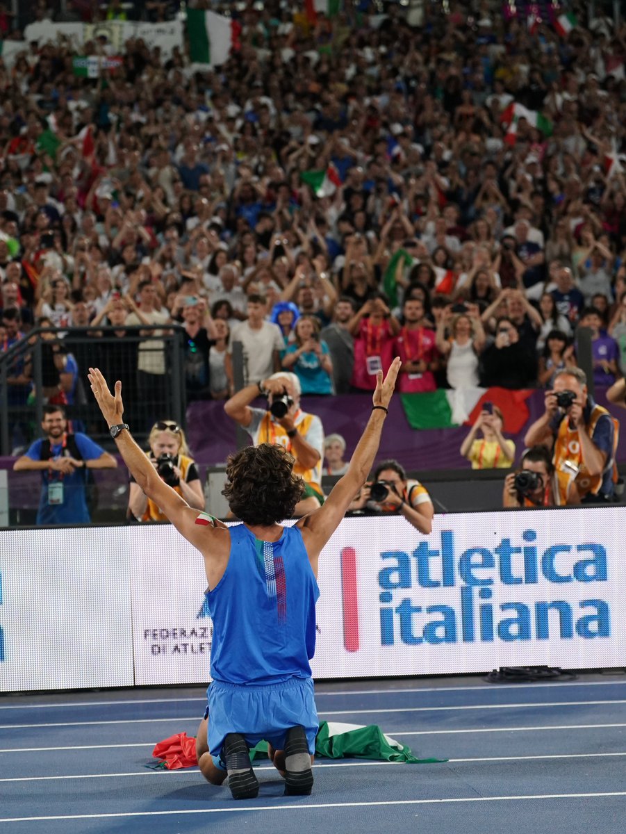 earoma2024's tweet photo. 𝗝𝘂𝗻𝗲 𝟭𝟭, 𝟮𝟬𝟮𝟰 🇮🇹💣
What a night, we'll remember this one for ages!

#Roma2024 | @atleticaitalia | @SporteSaluteSpA https://t.co/iQS1LZ9a7z