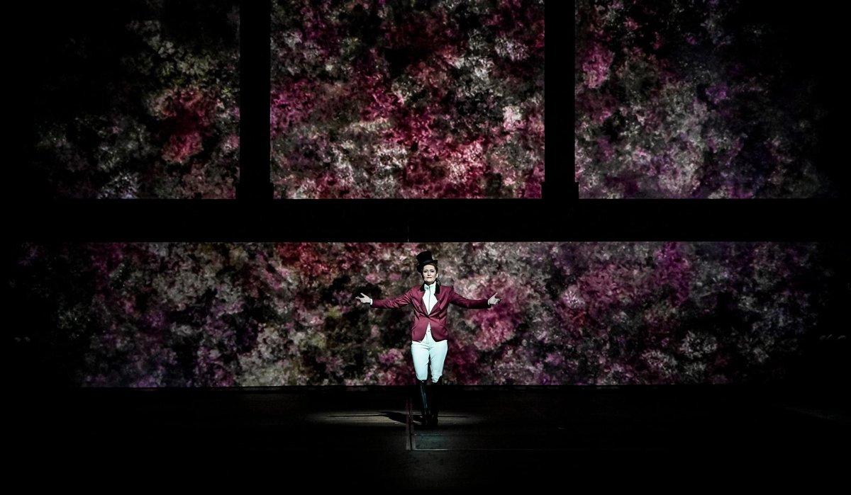 ndb_opera's tweet photo. Záleží na pojmenování identity, na tom, co soudí ostatní a mají potřebu označit nálepkami, když jediná důležitá věc je svoboda v našem srdci a duši?
Here I am, Orlando ➡️ od 14.6. v Janáčkově divadle https://t.co/9KhrHajAHo