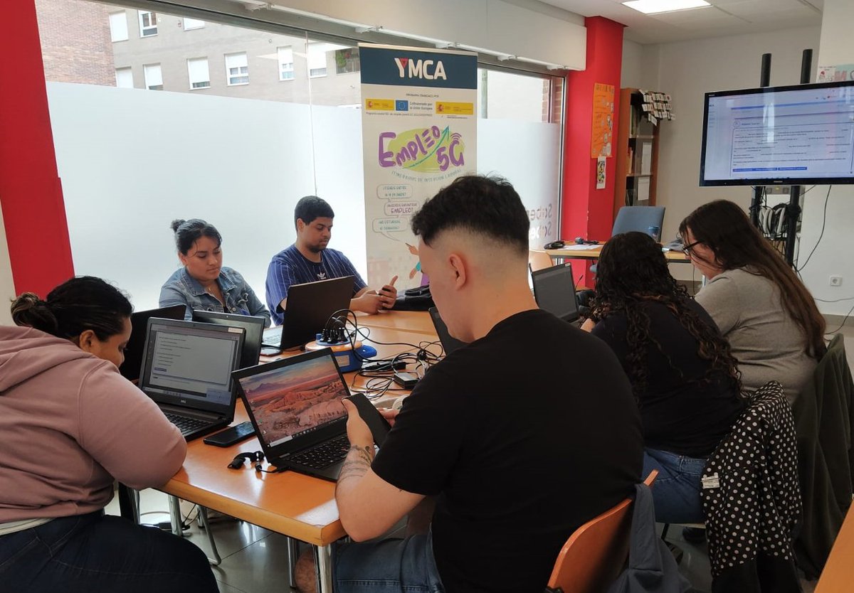 ymca_esp's tweet photo. ¡Conecta y empléate! 🔗

Si eres joven y estás buscando empleo, en DigitalízaT puedes hacerlo. Conocerás personas como tú y harás red.

 ¿Te apuntas? 🤝

#YMCA #Empleo5G #Jóvenes #GarantíaJuvenil #InserciónLaboral #OrientaciónSociolaboral #EmpleoJuvenil #YMCA #Madrid https://t.co/ZB0q8O6ZX2