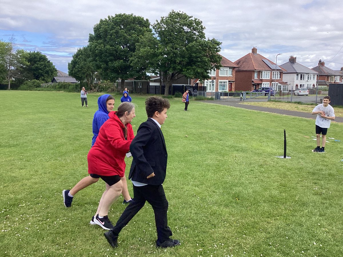 Pencoedtre_Base's tweet photo. We had a fantastic time working with Hollie and Charlie from @LittleLeagueUK at the Barry Autism Base multi-sports day! We look forward to playing with you again in the future!⚾ @sportwales @dsw_news @ValeSportsTeam1 https://t.co/vNMvYMmBRA