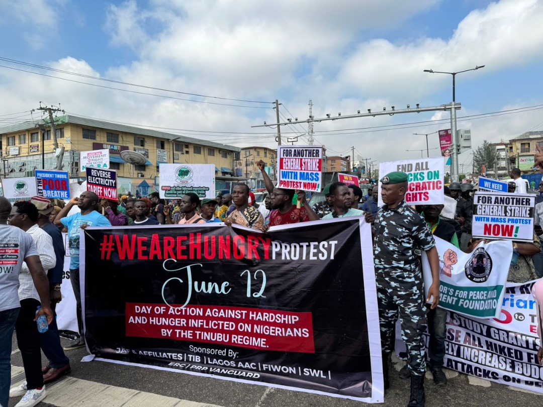 PoplinSonia's tweet photo. RT @vanguardngrnews: Democracy Day: Protest begins in Lagos [photos] https://t.co/6DqwO4gdnJ