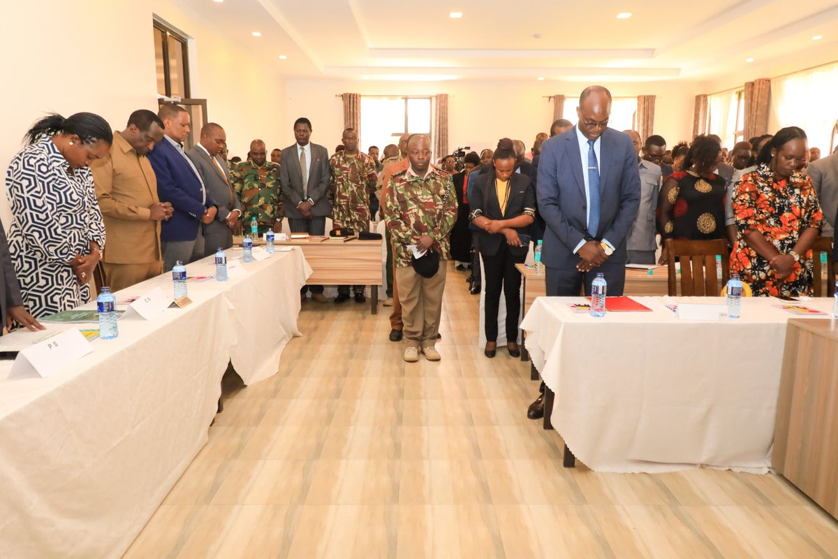 In Narok town for a sensitization baraza on Kenya Vision 2030 fourth Medium Term Plan (MTPIV)…

<a href="/OleNtutuK/">Patrick Ole Ntutu, EGH</a> <a href="/PSOloltuaa/">John Ololtuaa</a> <a href="/KenyaVision2030/">Kenya Vision 2030</a> <a href="/KeTreasury/">The National Treasury & Economic Planning</a>