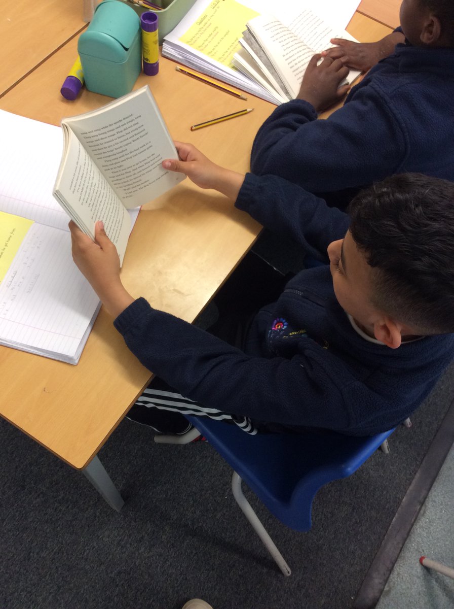 WhitewaysY3's tweet photo. Miss Hudson's reciprocal reading group are absolutely fantastic readers. We are currently enjoying "The owl who was afraid of the dark". They are loving finding out what adventures Plop is going to go on next to discover the dark. https://t.co/HMdUPGQ7by
