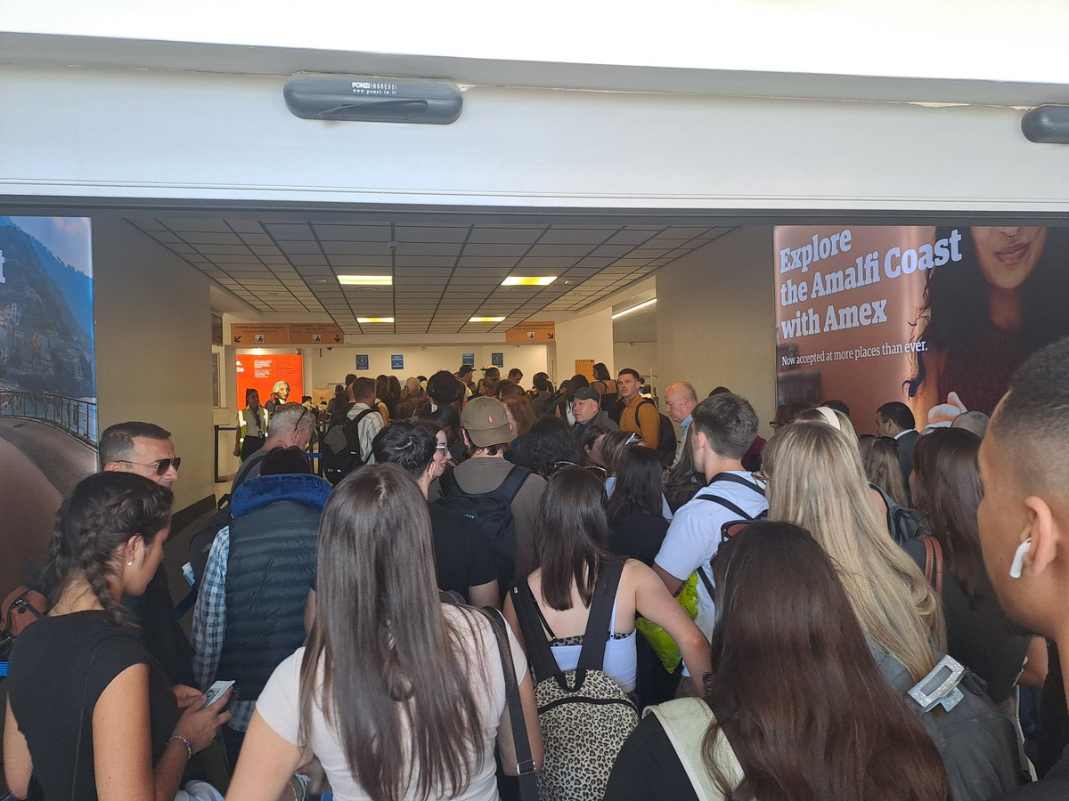 taragleeson's tweet photo. @AerLingus Are you aware just how badly organised things are in Naples airport? Queued for near an hour from exiting plane to entering airport. https://t.co/UUCwVmsaif