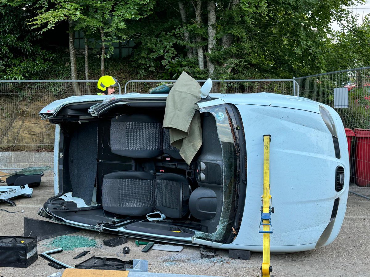 Turners HIll Fire tweet media