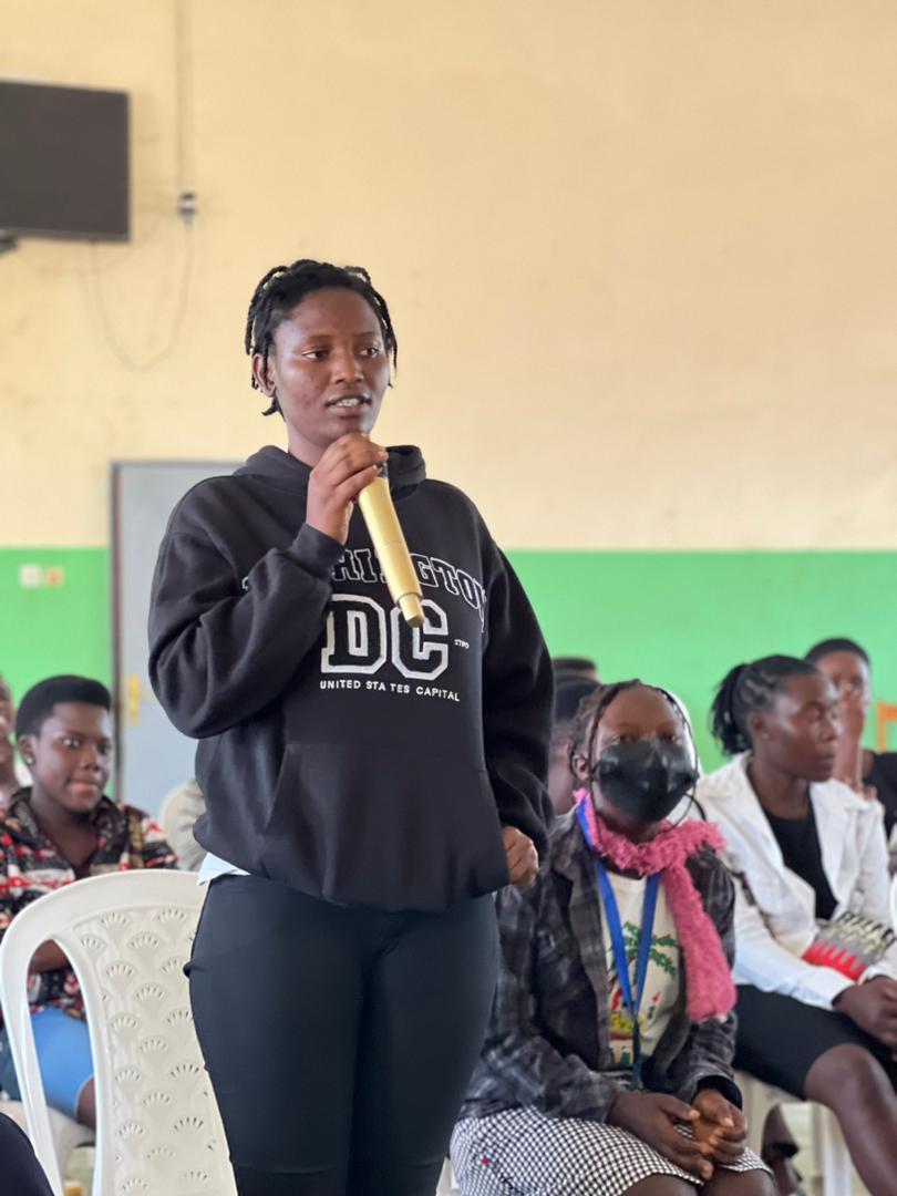 YegoKabuga's tweet photo. Mr. Mugabo John told the youth to warn their friends and their parents to avoid burning anything because it increases the amount of harmful gases in the atmosphere and causes global warming which has a serious impact on health.
@Gasabo_District @RwandaYouthArts @GasaboYouth https://t.co/MqwobLiVvr