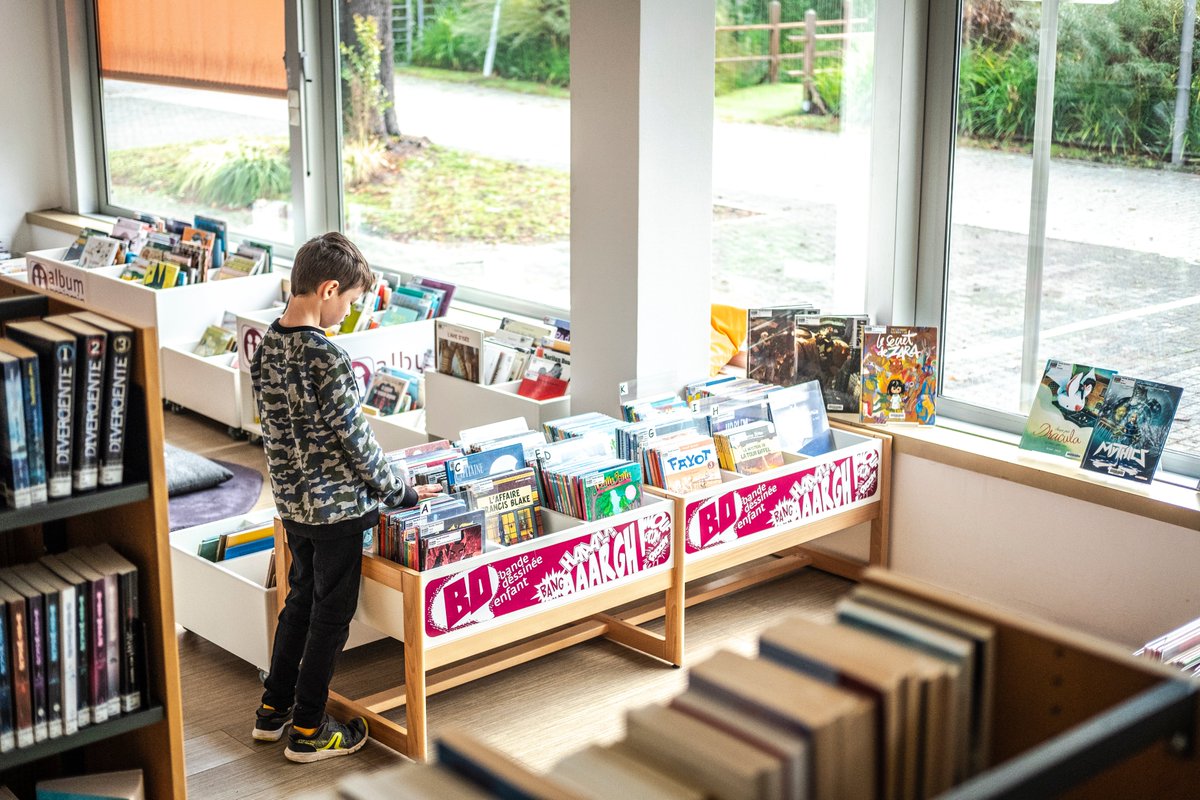 Ville_Pau's tweet photo. #MercrediFamille 
Le réseau des médiathèques, c'est 9 lieux culturels au plus près de chez vous, avec une offre large de livres et d'ateliers pour le grand public ! Et c'est gratuit ➡️ https://t.co/XI1K2MdvXE https://t.co/nsLUG2yMdw