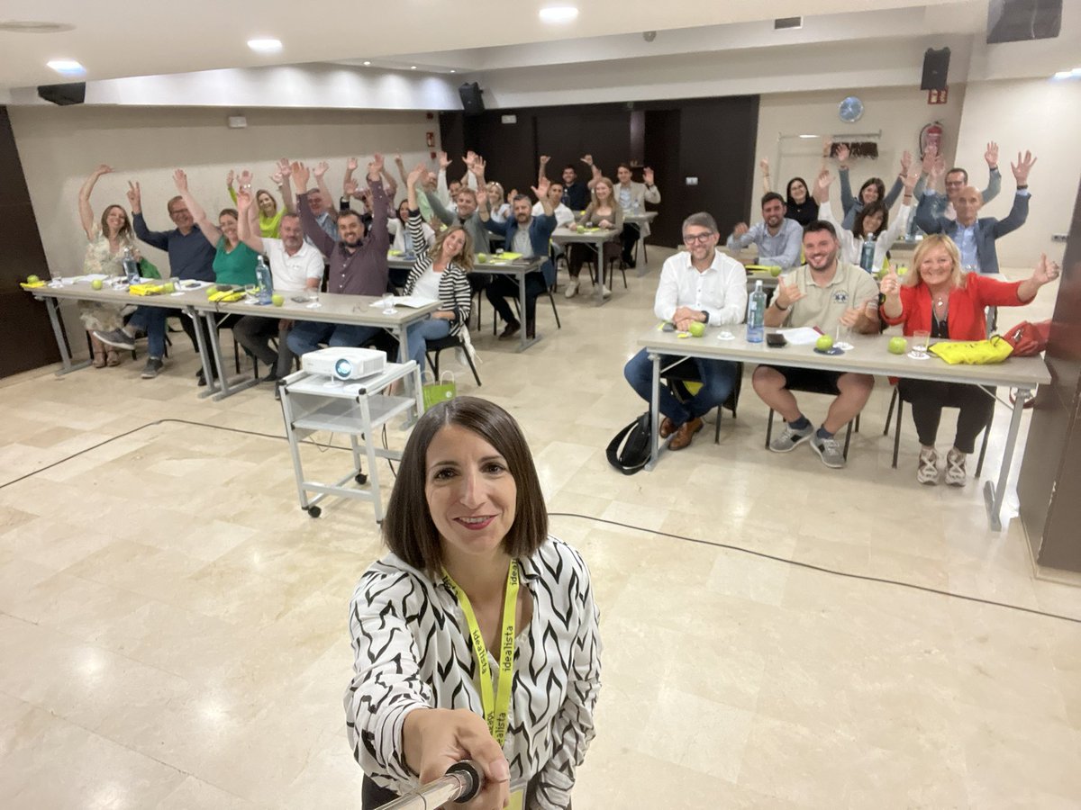 #workshopidealista Lleida 12-6-24 hoy nos juntamos los profesionales del sector inmobiliario de las tierras de poniente para hablar de tecnología e inteligencia artificial. <a href="/idealista/">idealista</a> 🍏🍏