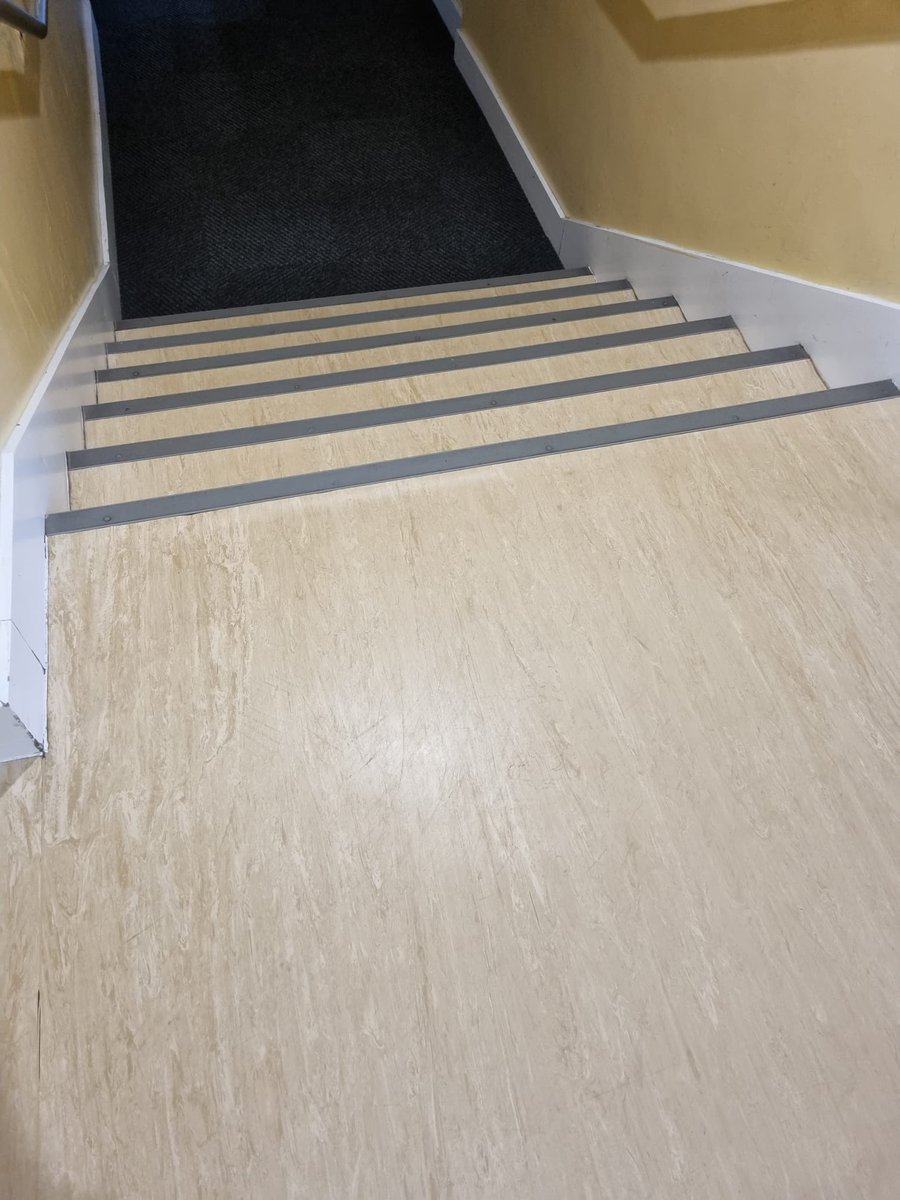 AnewLtd's tweet photo. Before and after - staircase and corridor at a school in Bolton fitted with @HeckmondwikeFB Array Purple carpet tiles #flooring #heckmondwikefb #boltonschool https://t.co/Y3use3u1mo