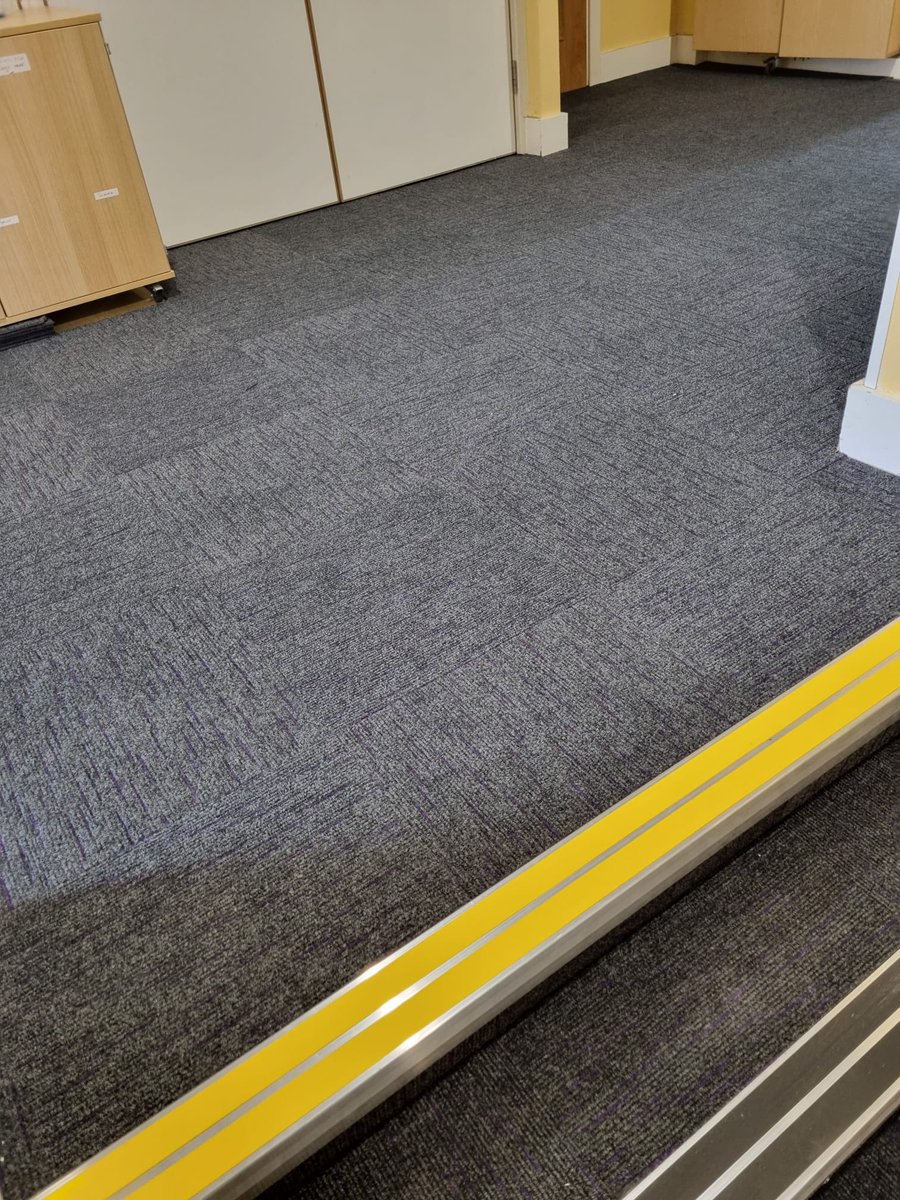 AnewLtd's tweet photo. Before and after - staircase and corridor at a school in Bolton fitted with @HeckmondwikeFB Array Purple carpet tiles #flooring #heckmondwikefb #boltonschool https://t.co/Y3use3u1mo