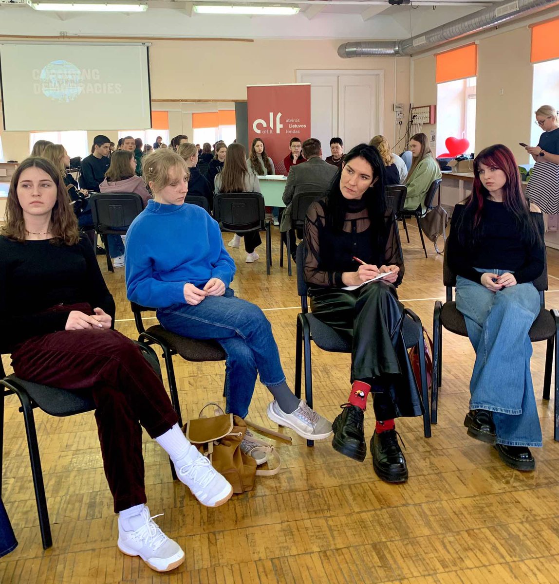 Theatre, conversation and critical thinking come together in Memory Dialogues – a Local Experience in Lithuania by our #ChangingDemocracies partner, the Atviros Lietuvos Foundation: instagram.com/p/C8HCAzKsCEH/…