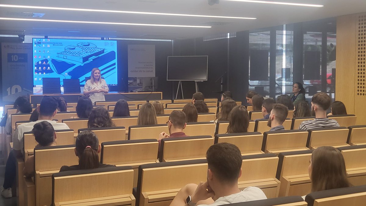 Ayer celebramos el acto de fin de curso de la 2ª promoción de la Escuela de Enfermería HURJC-UAX con alumnos del Grado de Enfermería de <a href="/uaxuniversidad/">UAX</a>. ¡Enhorabuena a los estudiantes!