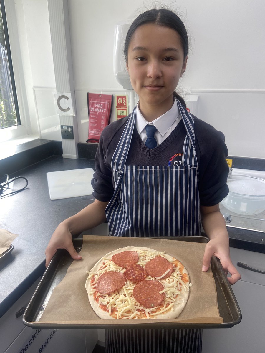 bthcc_college's tweet photo. Food science in action 🎬-  Year 8 investigating using yeast as a raising agent! Some pupils even managed a stuffed crust 🤩
Don’t think any of these pizzas 🍕 will be making it home 🏡 tonight!! @BthccFood https://t.co/LGnntzP3qd